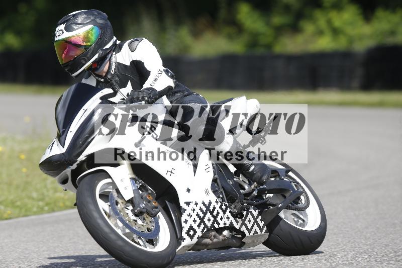 Archiv-2025/22 06.06.2025 DISCOVER the BIKE ADR/Race 3 rot/77